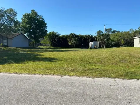 1162 SW Gaffney Avenue Port St Lucie FL 34953