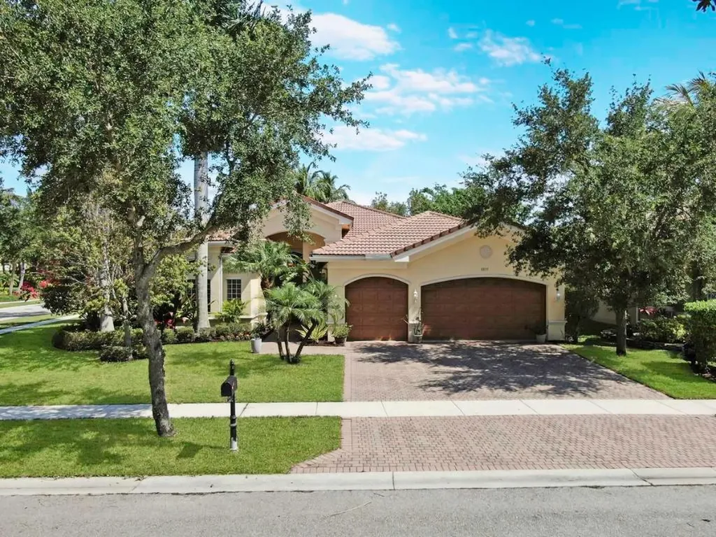 8835 Goldenwood Lake Court Boynton Beach FL 33473