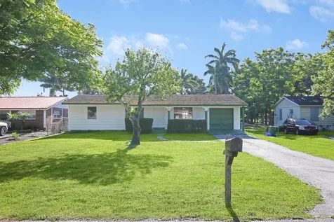 124 S Greenstar Avenue Pahokee FL 33476