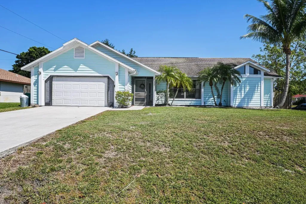 2889 SE Nance Street Port St Lucie FL 34984