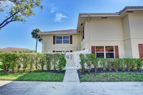10 Amherst Court Royal Palm Beach FL 33411