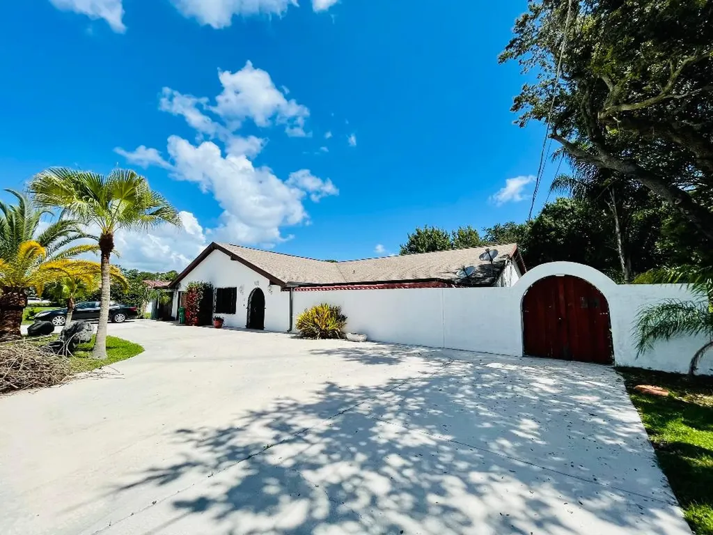 457 S Naranja Avenue Port St Lucie FL 34983