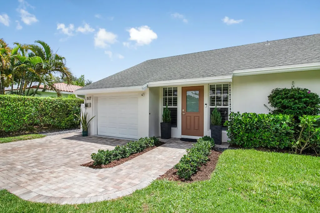 517 Aylesbury Road Delray Beach FL 33444