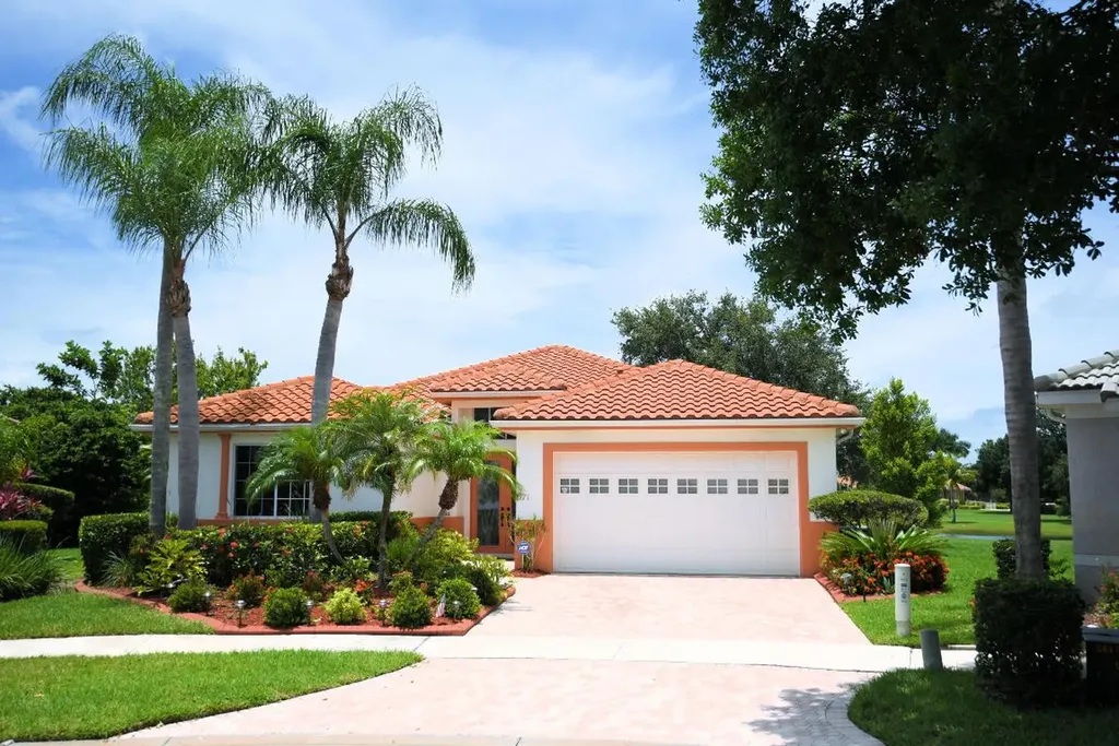571 SW Saint Georges Bay Port St Lucie FL 34986