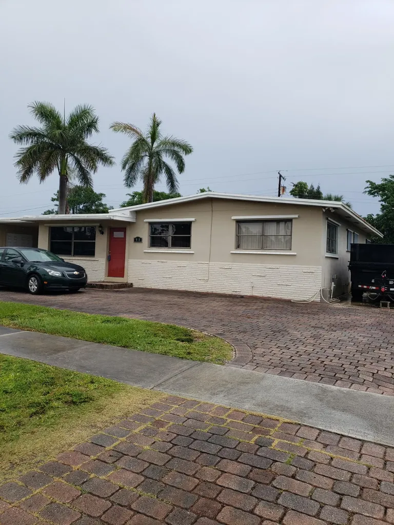 408 Cypress Lane Palm Springs FL 33461
