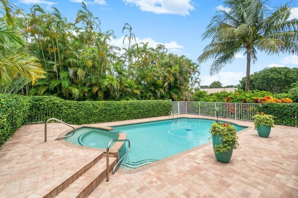 18275 102nd Way S Boca Raton FL 33498