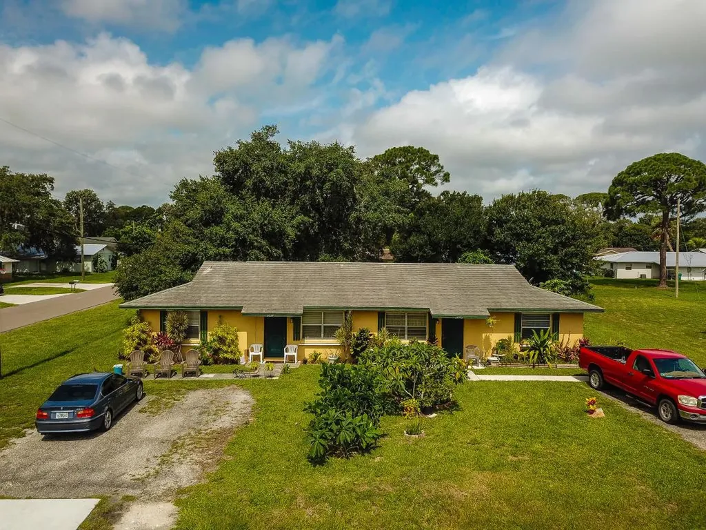 2637 Niagara Avenue Fort Pierce FL 34946