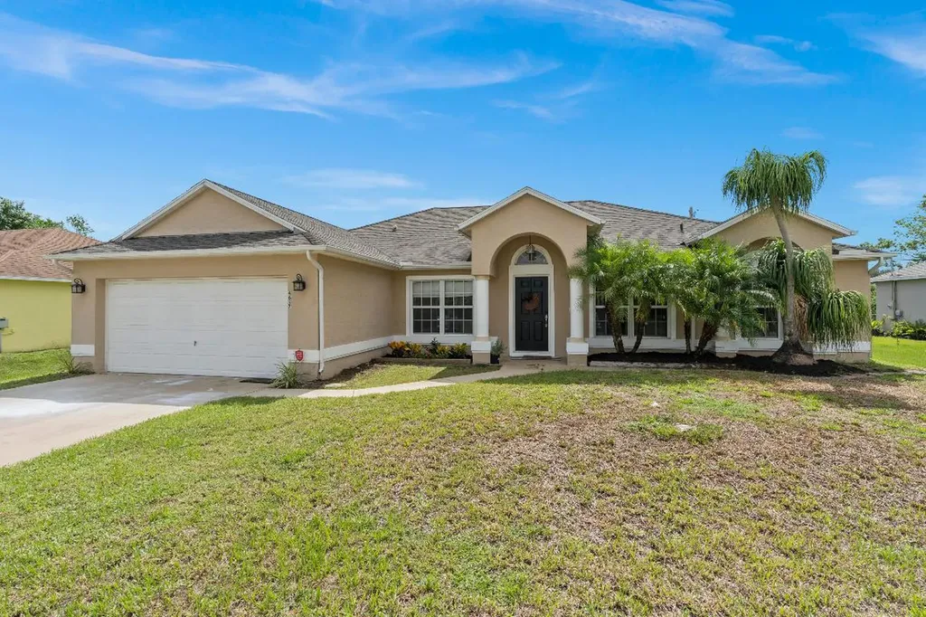 4617 SW Tacoma Street Port St Lucie FL 34953