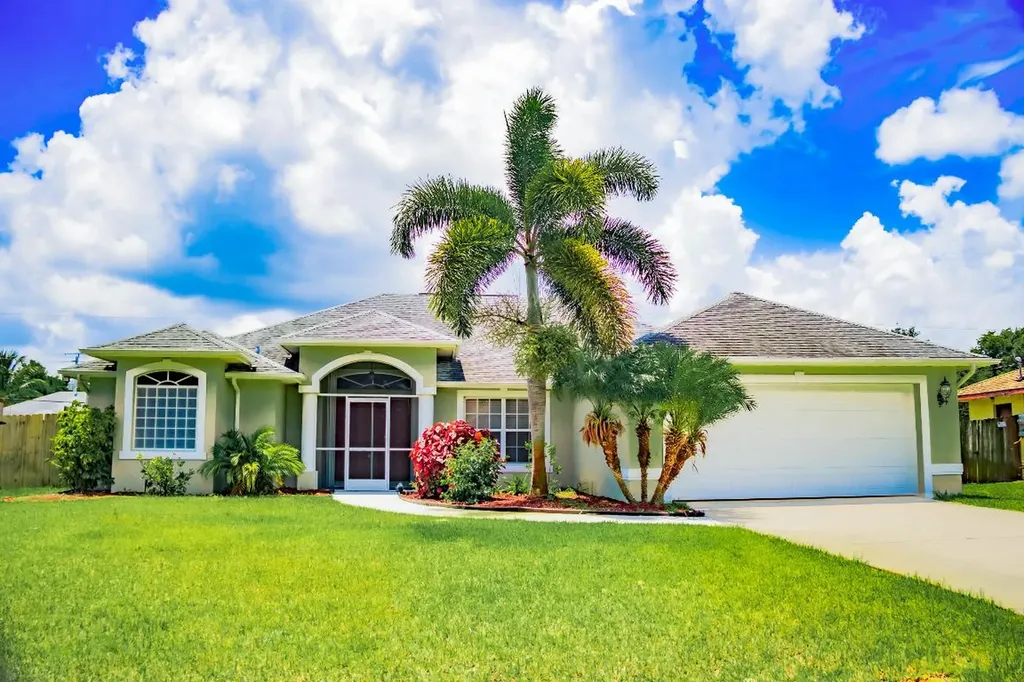456 SE Fairchild Avenue Port St Lucie FL 34984