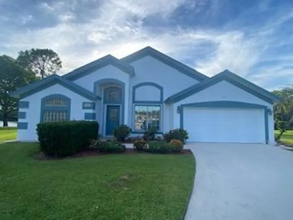 9730 Pine Trail Court Lake Worth FL 33467