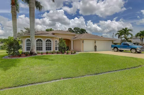 2797 SW Dallas Street Port St Lucie FL 34953