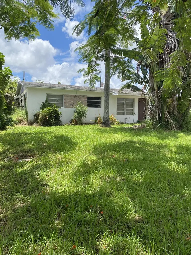 875 Balfrey Drive S West Palm Beach FL 33413
