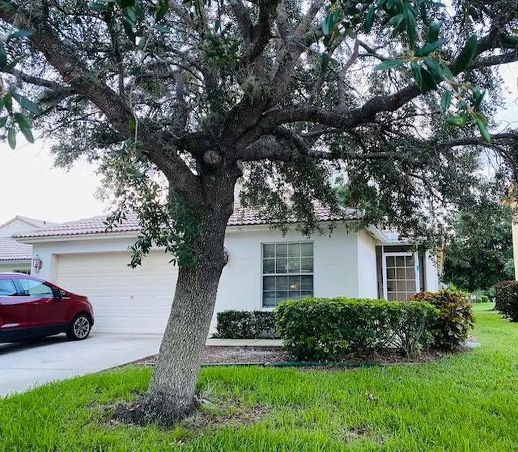 613 NW Stanford Lane Port St Lucie FL 34983