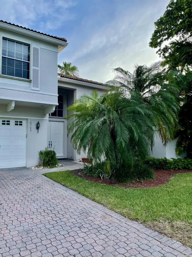 6700 Portside Drive Boca Raton FL 33496