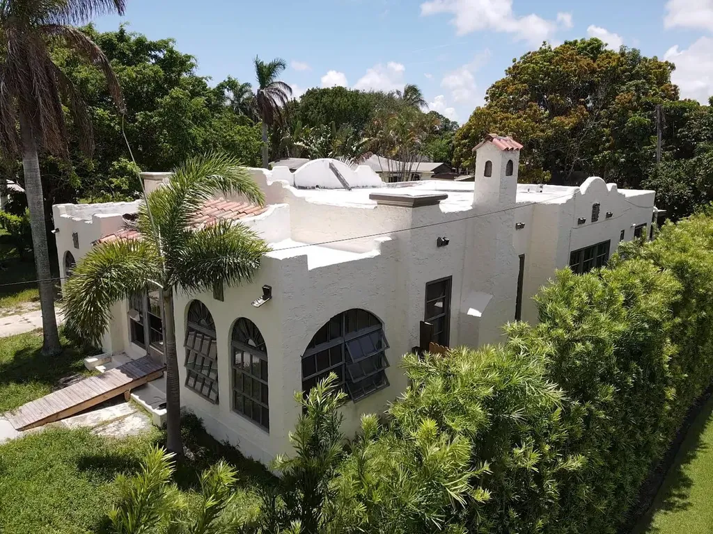 806 NE 2nd Avenue Delray Beach FL 33444