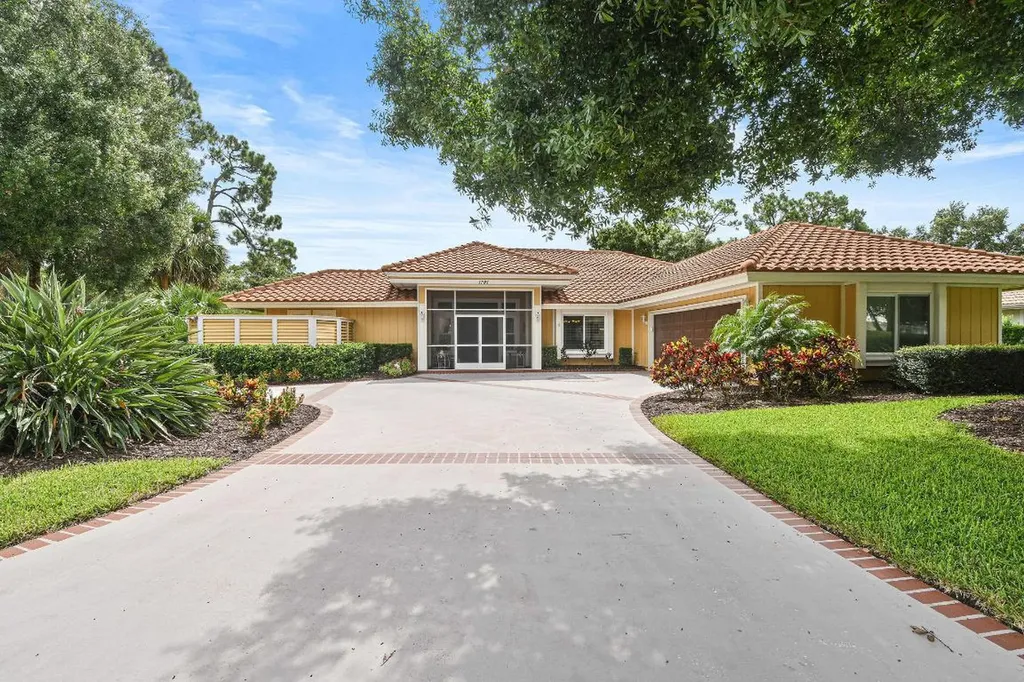 1191 SW Live Oak Cove Port St Lucie FL 34986
