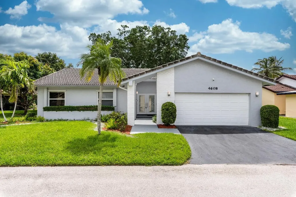 4608 Norfolk Island Pine Drive Tamarac FL 33319