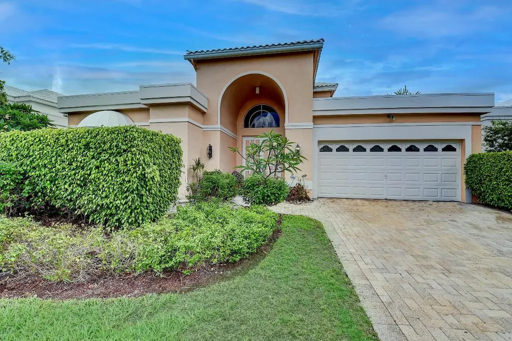 5756 Waterford Boca Raton FL 33496