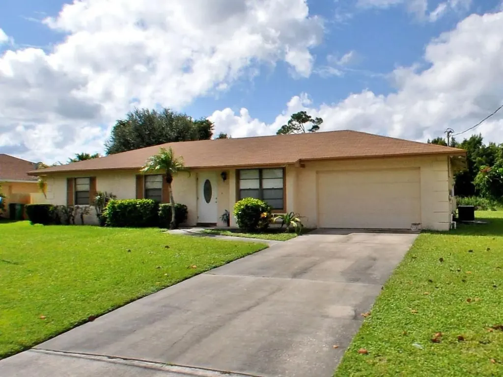 1625 SE Holiday Road Port St Lucie FL 34952
