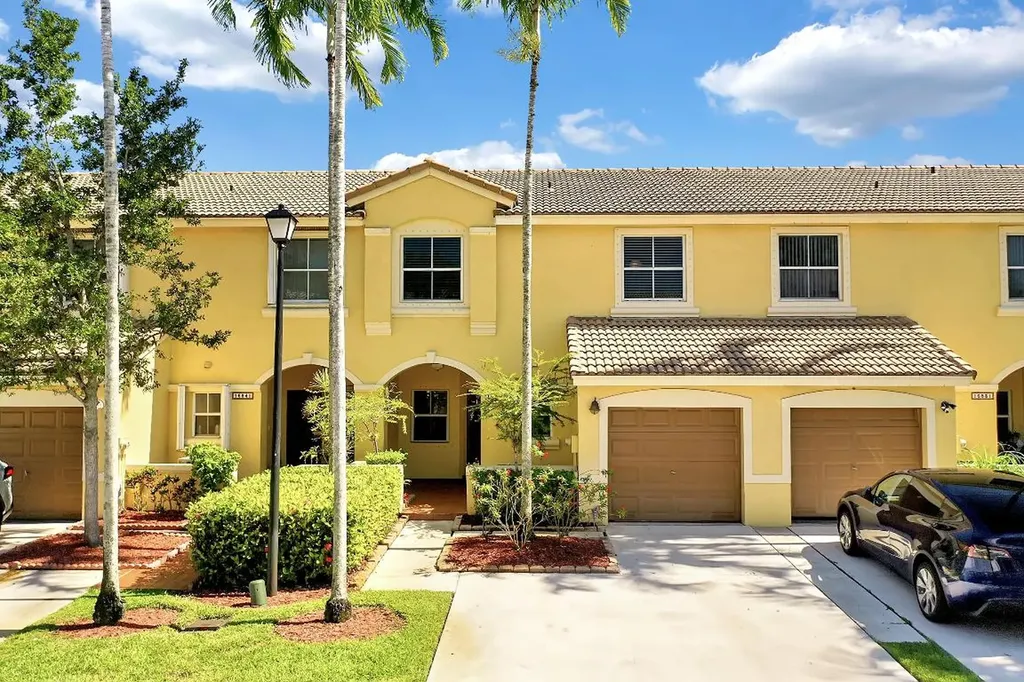 16839 SW 1st Manor Pembroke Pines FL 33027