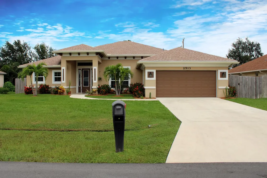 2513 SE West Blackwell Drive Port St Lucie FL 34952