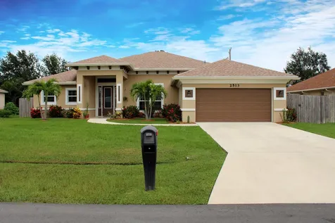 2513 SE West Blackwell Drive Port St Lucie FL 34952