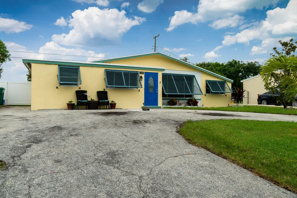 1240 W 3rd Street Riviera Beach FL 33404