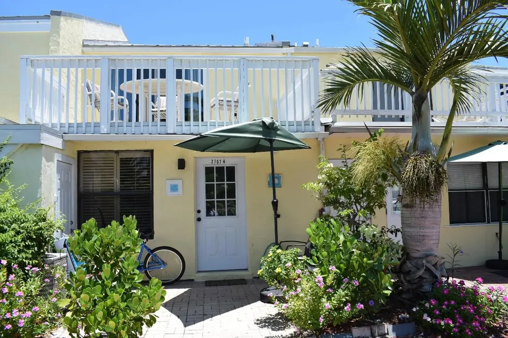 2707 N Highway A1a Hutchinson Island FL 34949