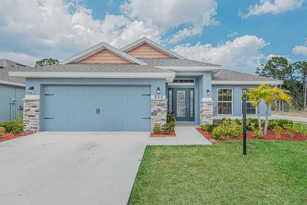 825 NE Whistling Duck Way Port St Lucie FL 34983