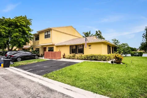 5269 Tennis Lane Delray Beach FL 33484