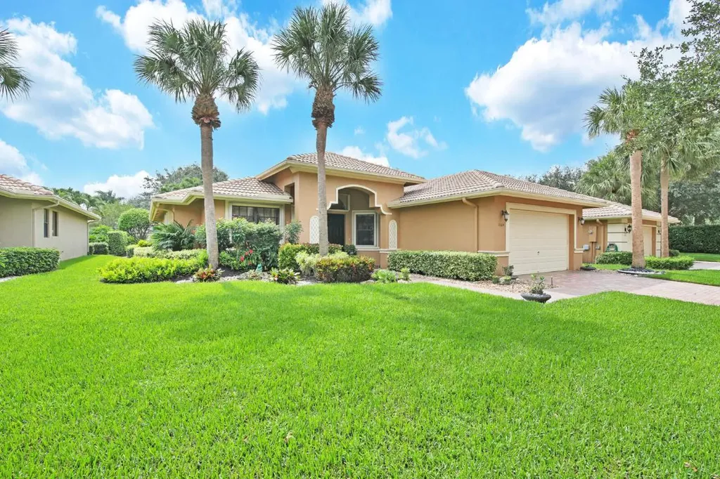 11024 Via Sorrento Boynton Beach FL 33437