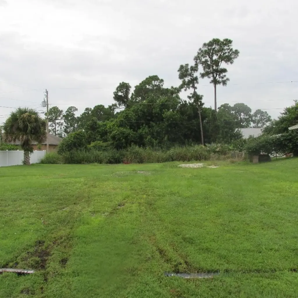 1022 SW Payne Avenue Port St Lucie FL 34953