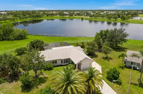 1802 SE Wexford Court Port St Lucie FL 34952
