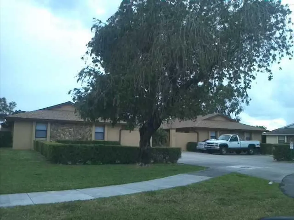1157 White Pine Drive Wellington FL 33414