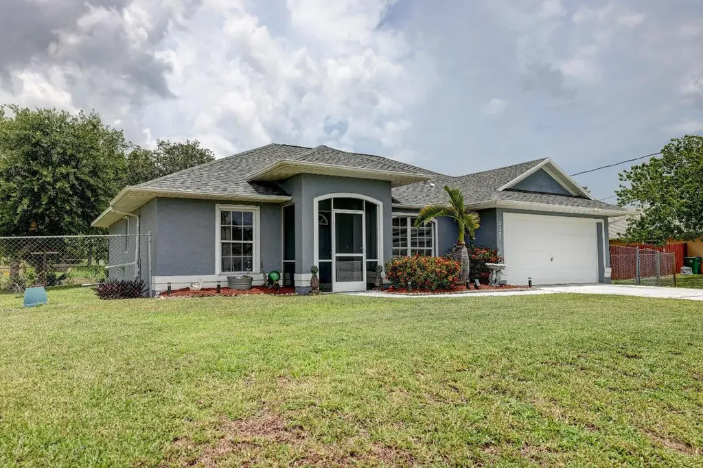 2257 SW Gray Beal Avenue Port St Lucie FL 34953
