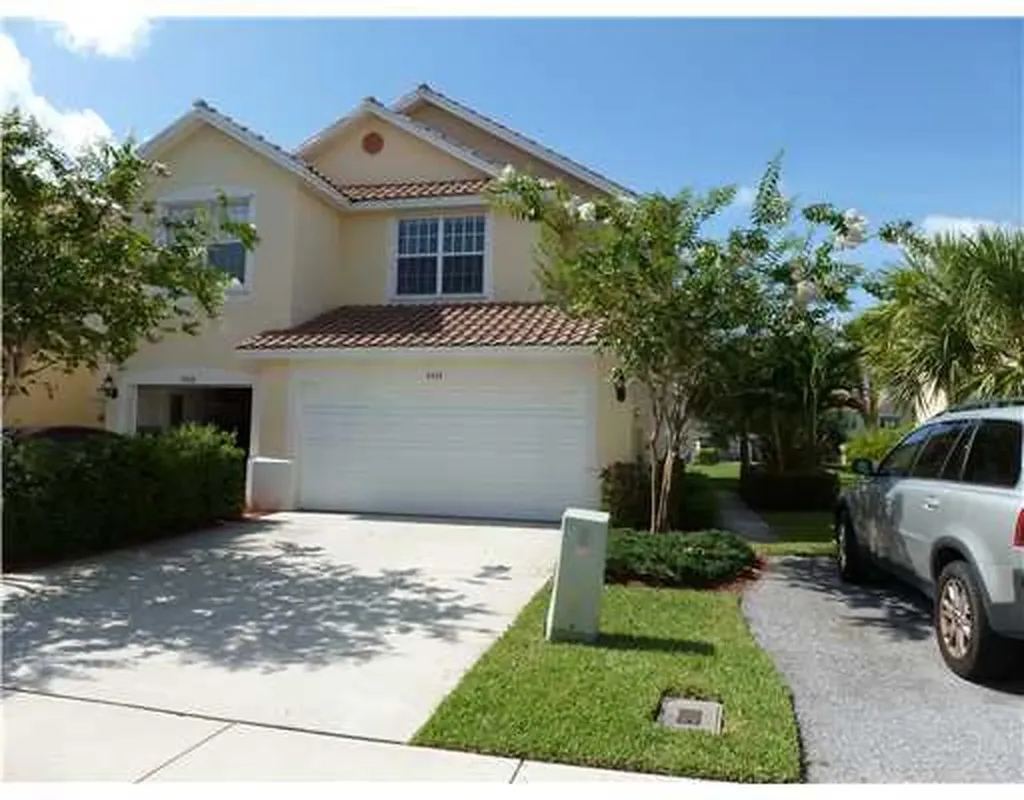 1111 Pinewood Lake Court Greenacres FL 33415