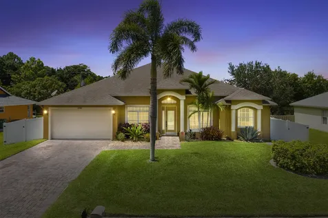2341 SE Maslan Avenue Port St Lucie FL 34952