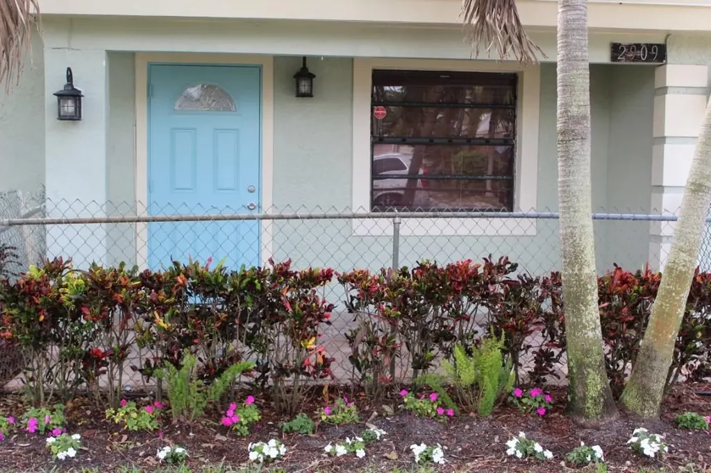 2909 Vassallo Avenue Lake Worth FL 33461