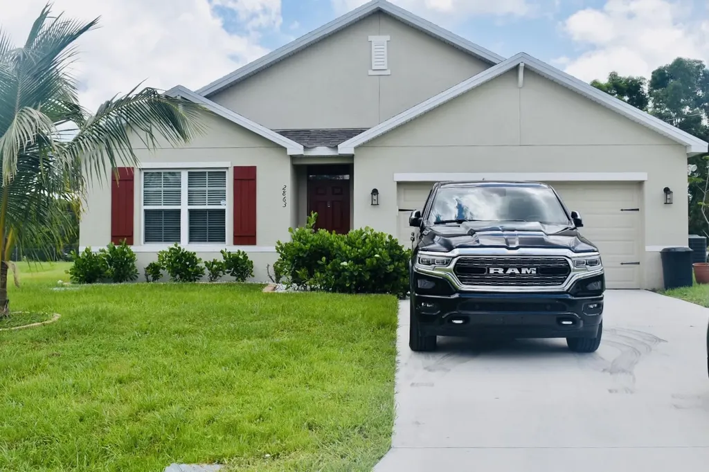 2863 SW Ann Arbor Road Port St Lucie FL 34953