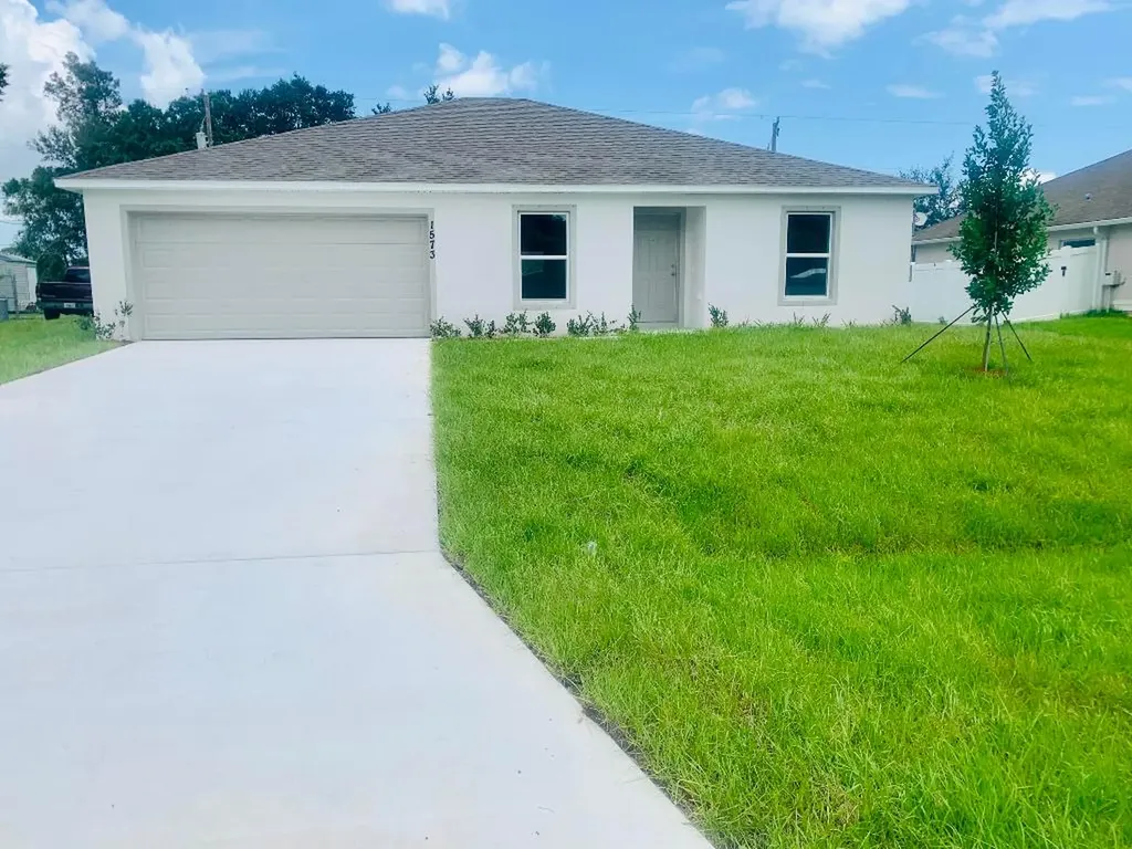 1573 SW Leisure Lane Port St Lucie FL 34953