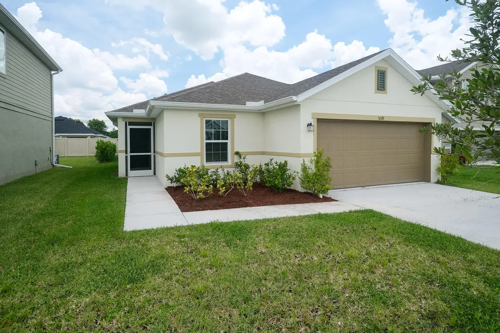 5670 NW Pine Trail Circle Port St Lucie FL 34983