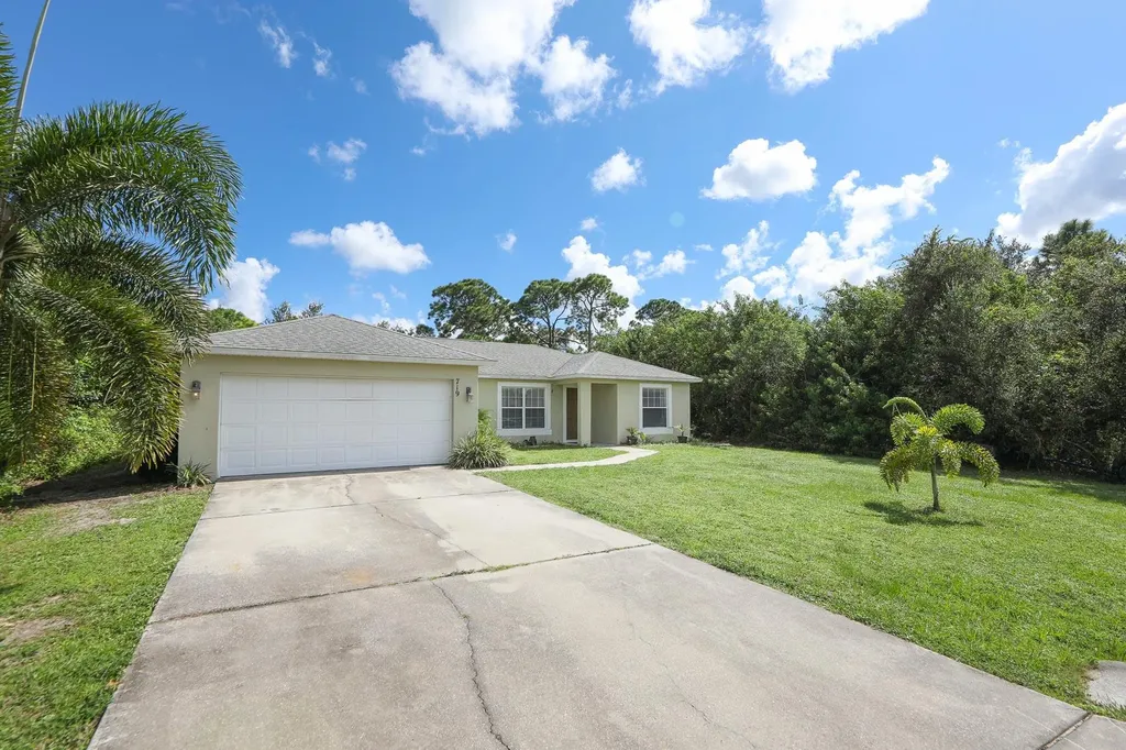 719 NW Cardinal Drive Port St Lucie FL 34983
