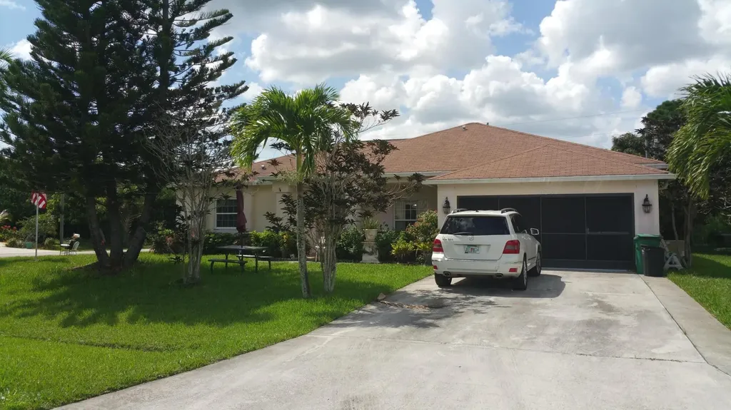 473 SW Prater Avenue Port St Lucie FL 34953