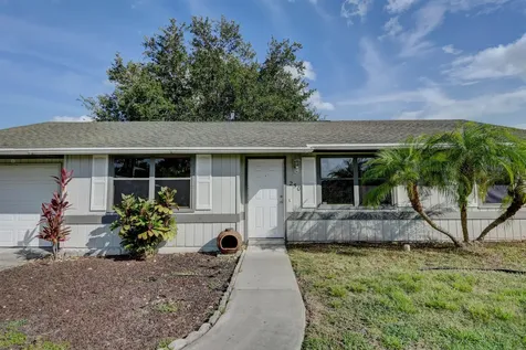 250 SW Chelsea Terrace Port St Lucie FL 34984