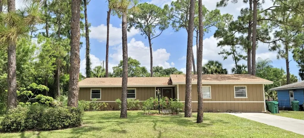 8308 Deland Avenue Fort Pierce FL 34951