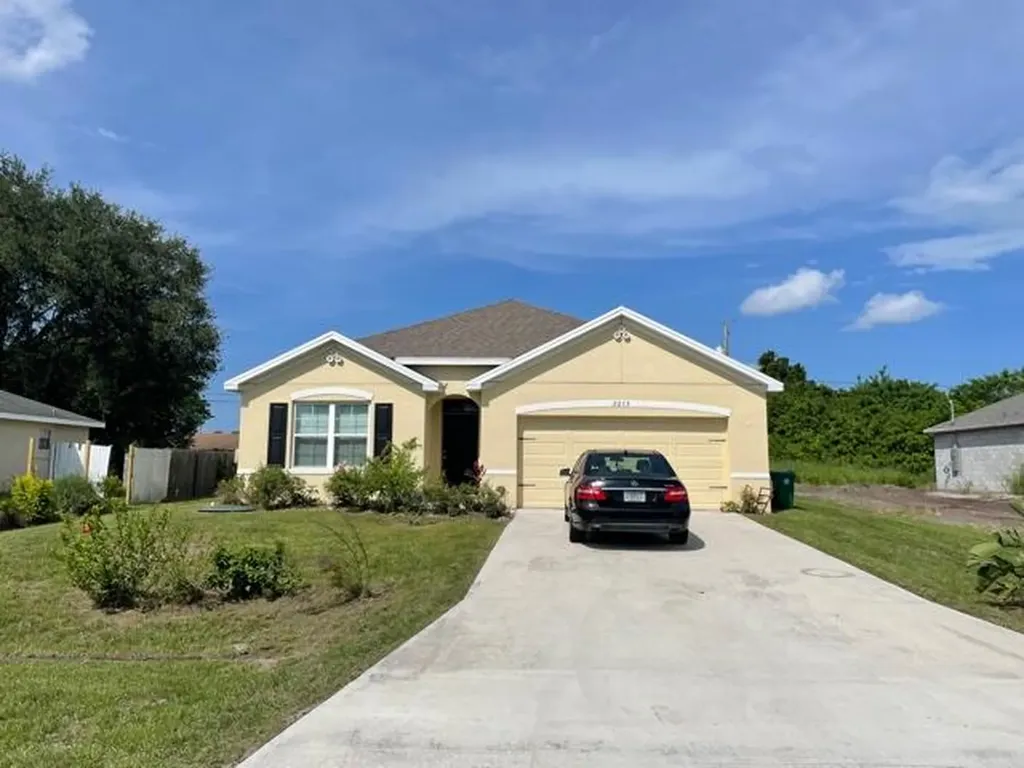 2213 SW Monterrey Lane Port St Lucie FL 34953