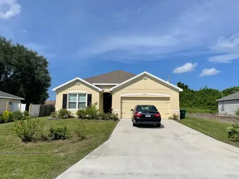 2213 SW Monterrey Lane Port St Lucie FL 34953