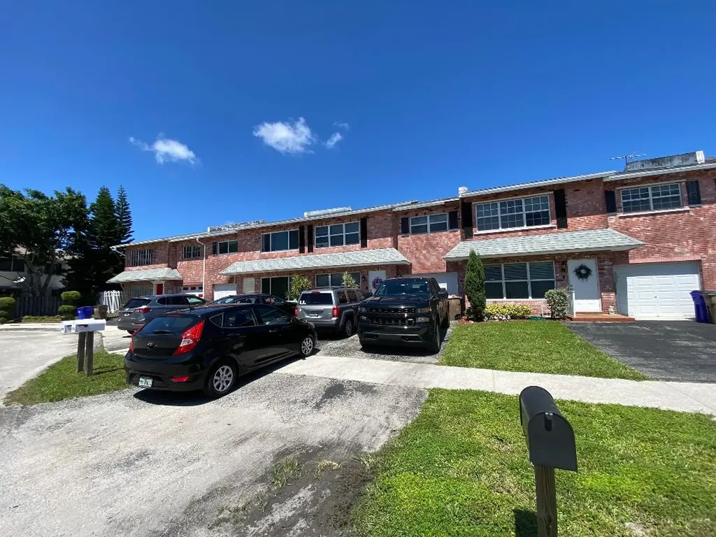 4150 NW 8th Terrace Deerfield Beach FL 33064