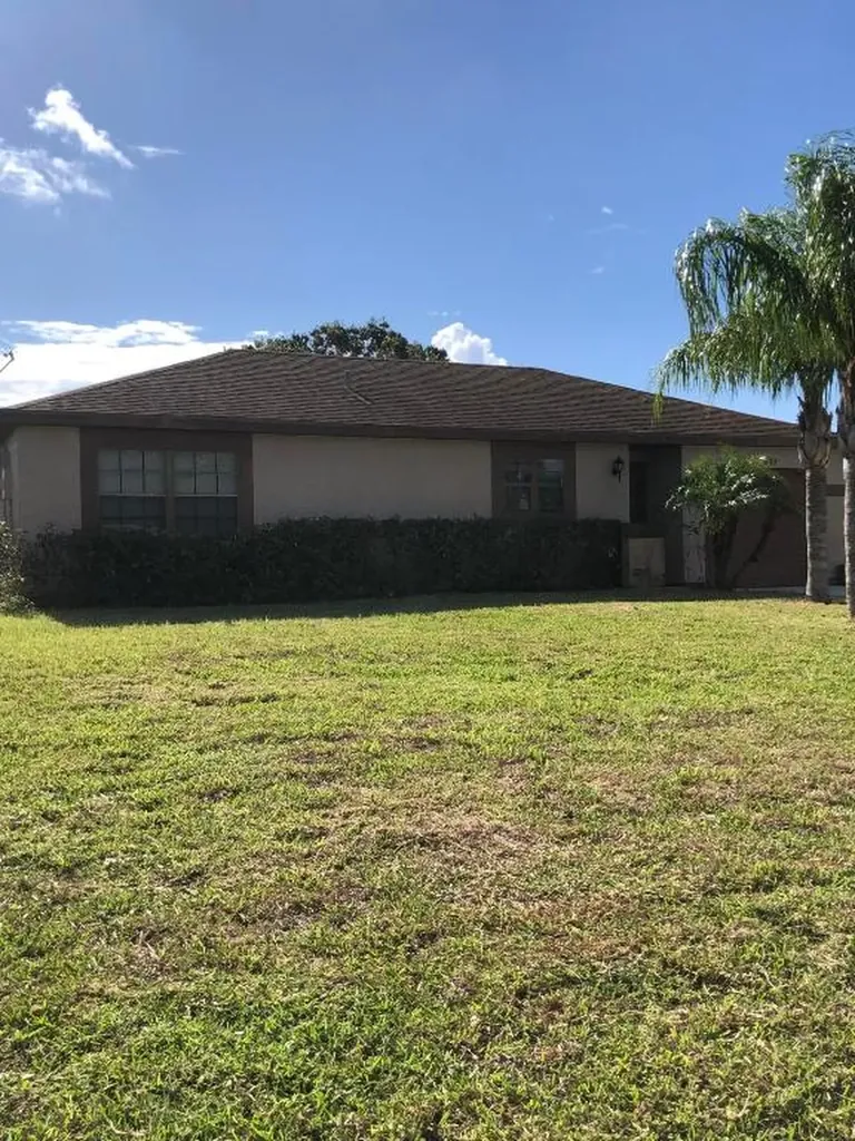 1537 SE Arenson Lane Port St Lucie FL 34952