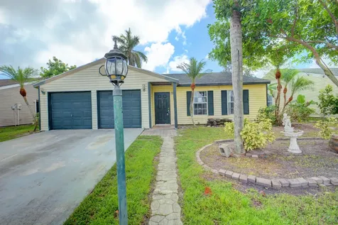 5058 Canal Circle E Lake Worth FL 33467
